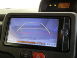 車庫入れや駐車で威力を発揮するのがバックモニター!ナビディスプレイに後ろの様子が映し出されるから安心です。