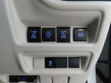 両側電動のスライドドアで楽々スムース!運転席からも開閉の操作もできます♪キーのスイッチひとつで自動開閉できる便利な機能もついてます♪