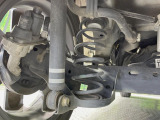 お車を安心してお乗りいただく為には、足回りの定期点検が欠かせません。サービスサポート(有償保証)では無料点検もご提供しており、安心のカーライフをお過ごしいただけるサポート体制が整っています。