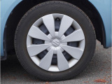 【ホイールキャップ】車に良く似合う純正ホイールキャップが装備されています。ノーマルタイヤ、スタッドレスタイヤもスズキ自販島根にお任せください。
