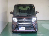 明度の高いLEDヘッドライトで、夜間の運転も安心です。