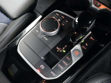 BMWライフをさらに素晴らしいものにするために、BMWカードもご用意しております。ご利用金額1,000円ごとに1ポイントたまります。BMW正規ディーラーでのご利用につきましてはポイントが2倍になります。