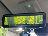 【デジタルルームミラー】後席の大きな荷物や同乗者で後方が確認しづらい時でも安心!カメラが撮影した車両後方の映像をルームミラー内に表示。クリアな視界で状況の確認が可能です!