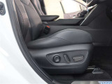 パワーシート搭載。微妙な調整が手軽にでき、ピッタリなポジションで運転することが可能です。