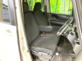 運転席シート廻りは使用感も少なく、良好な状態となっています。丁寧に使われていたことがよくわかりますね。