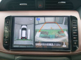 車を真上から画面で確認出来るアラウンドビューモニター♪画面を見ながら車庫入れが非常に楽になります!