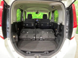 普段のお買い物や通勤、送迎等に十分な荷室スペースを確保しております。セカンドシートを倒すと、大きな荷物の積載も可能です♪