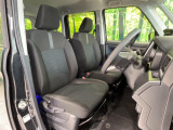 運転席シート廻りは使用感も少なく、良好な状態となっています。丁寧に使われていたことがよくわかりますね。