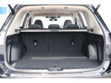 車体構造の見直しや、新型パワーリヤゲートの採用により、荷室幅および荷室開口部を拡大。サイズの大きな荷物の出し入れがしやすくなっております。