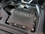 3.5リッターDOHC6気筒  VVT-i24バルブエンジン+スーパーチャージャー。出力は405PSで、最大トルクはMT仕様で420N・m(全てカタログ値)