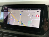 タッチスクリーンを採用。従来のナビゲーションシステムの域を超える、車両を総合的に管理するインフォテイメントシステムです。