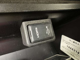 こちらのクルマはHDMI接続コネクタも装備されています♪スマホに接続すればお好きな音楽や映像も流せます!今の時代、さまざまな方法で音楽や動画を楽しめますね!