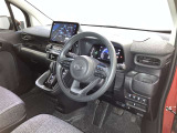 見通しのよいすっきりとした視界で、誰でも運転しやすいです。運転のしやすさは疲れにくさにも繋がりますよ♪