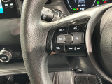 ステアリングにオーディオ操作スイッチが付いています。オーディオ画面に直接タッチしなくても操作が出来ますので、運転に集中できます。