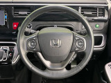 【純正革巻きステアリング】上質な革を使用することで、手にしっかり馴染みとても運転しやすいハンドルです♪