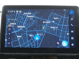 ディスプレイオーディオ(コネクティッドナビ対応)PLUS搭載。T-Connectご契約で2028年2月まで無償で利用できるナビ(期限到来後は有償)と、解約後も利用できる車載ナビが搭載されています。