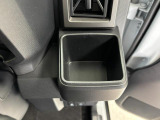 【運転席側ドリンクホルダー】