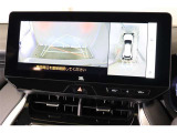車両を上から見たような映像表示するパノラミックビューモニター付き!