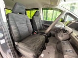 運転席シート廻りは使用感も少なく、良好な状態となっています。丁寧に使われていたことがよくわかりますね。