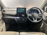 運転席からの視界が左右に広く隅々まではっきりと見えます!クルマの前端も把握しやすく安心です!