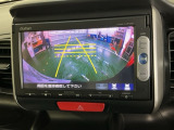ガイドライン付きバックモニターで車庫入れも安心。知らない道でも安心して楽しくお出かけができます