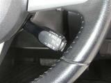 【レーダークルーズコントロール】(全車速追従機能付)付きです。車速に応じて追従支援してくれるので、ロングドライブも快適です。詳細は販売店スタッフまでおたずねください。