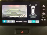 バックでの車庫入れも安心です! リアカメラが付いているバックモニター付のナビディスプレーを装備しております。バンパーについているソナーや、操作線もついており距離感も画面から確認できます。