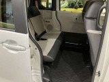 後部座席も大きく乗り降りしやすく、長時間の運転でも快適に過ごすことができます!