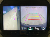 リアカメラ付で、後方をナビ画面で確認。車庫入れも安心です。もちろん、バックギアと連動しています。