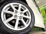 【純正14インチアルミホイール】外観にマッチした純正アルミホイールを装着しております。各種社外アルミホイールや、スタッドレスタイヤも取扱いしております。是非ご相談ください♪