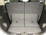 トランクスペースです☆いろいろな使用方法がありますね!シートを倒すと大きな荷物や長い荷物などたくさん積めますよ☆たくさんの荷物や思い出をこのMAZDA3に積んでください☆