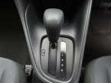 フロアシフトのCVTオートマチック車です。