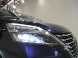 高輝度LEDヘッドライトを装備しているので.雨天などの悪天候や夜間走行も安心して運転できます!良好な視界を確保できるうえ消費電力も抑えられます