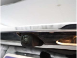 バックカメラが付いているので後方確認が非常にしやすいです。今や運転初心者も熟練者も必須装備!ついていて損はないですね♪