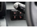 機能性溢れる運転席まわり。使いやすいスイッチ類の配置で運転中のストレスを軽減し楽しくドライブできますよ。