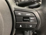 【アダプティブ・クルーズ・コントロール】予め設定した車速内でクルマが自動的に加減速。 前走車との適切な車間距離を維持しながら追従走行し、高速道路でのドライバーの疲労を軽減してくれる嬉しい機能付♪