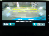 バックカメラの画像です。ガイドラインがスムースな車庫入れをサポートいたします!車庫入れの安心感がアップしますね☆