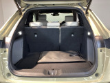 トランク荷室十分な容量あります。