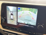 【アラウンドビューモニター】専用のカメラにより、上から見下ろしたような視点で360度クルマの周囲を確認することができます☆縦列駐車や幅寄せ時に活躍してくれます♪