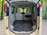 普段のお買い物や通勤、送迎等に十分な荷室スペースを確保しております。セカンドシートを倒すと、大きな荷物の積載も可能です♪