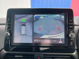 アラウンドビューモニターが装備されてるから、駐車場での車庫入れや、狭い道での走行もカメラで確認が出来るので安心。