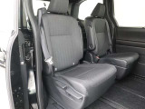 高いホールド性で運転姿勢が安定します。長距離ドライブでも疲れにくいのが魅力です。快適なドライビングライフをお送りください♪