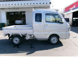 運転席もゆったりすわれます!!