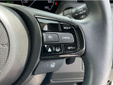 Hondaセンシングの機能のひとつ、アダプティブクルーズコントロール付!アクセルから足を離しても設定したスピードと前車との車間を保ち走行してくれます!車線維持もアシスト☆高速道路で疲労軽減ですね☆