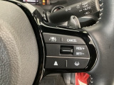 【アダプティブ・クルーズ・コントロール】予め設定した車速内でクルマが自動的に加減速。 前走車との適切な車間距離を維持しながら追従走行し、高速道路でのドライバーの疲労を軽減してくれる嬉しい機能付♪