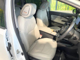 運転席シート廻りは使用感も少なく、良好な状態となっています。前オーナー様が丁寧に使っていたことがよくわかりますね。