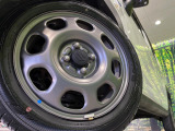 【純正15インチアルミホイール】外観にマッチした純正アルミホイールを装着しております。各種社外アルミホイールや、スタッドレスタイヤも取扱いしております。是非ご相談ください♪