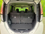 普段のお買い物や通勤、送迎等に十分な荷室スペースを確保しております。セカンドシートを倒すと、大きな荷物の積載も可能です♪