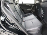 ゆとりある広々とした車内空間は、ドライブを始め買い物やレジャーなど、幅広く活躍します。一人でもみんなとでもお出かけを楽しみましょう!