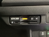 ハンドルの右下にETC2.0がついています。高速道路の料金所の通過も楽々です!。 カードの取り出しもしやすい場所についています。